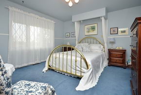 Bedroom - Country homes for sale and luxury real estate including horse farms and property in the Caledon and King City areas near Toronto